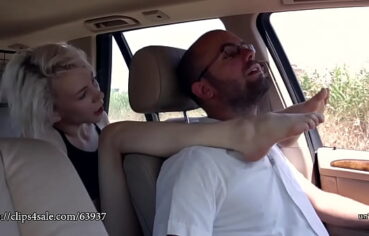 The Professional – Foot Domination