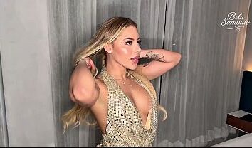 Estrangeiro dotado fode brasileira gostosa depois de conhecer o poder de uma bunda latina